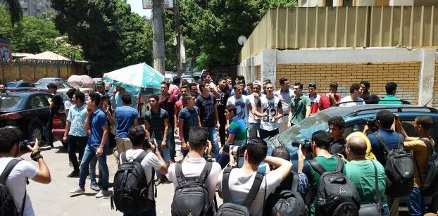 الأمن يفرق تظاهرة محدودة لطلاب الثانوية العامة بوسط القاهرة