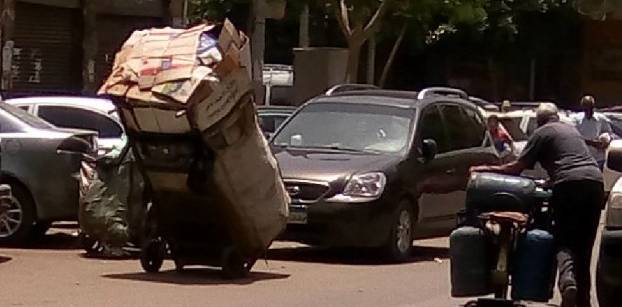 صحيفة: بدء شراء القمامة من المواطنين بمناطق في القاهرة الأسبوع المقبل