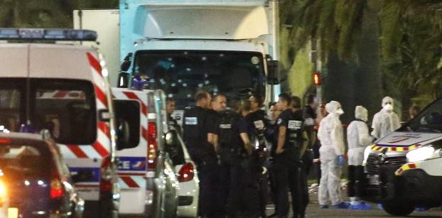 السيسي يجري اتصالا بنظيره الفرنسي للتعزية في ضحايا هجوم نيس
