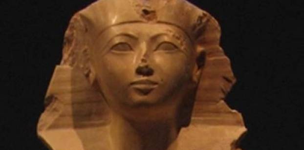 تقرير: المرأة الفرعونية تمتعت بحرية الزواج والطلاق وحيازة الممتلكات