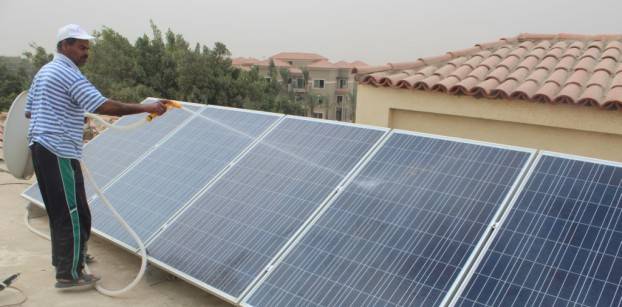 الحكومة تطرح مرحلة جديدة من برنامج شراء الكهرباء المولدة من الشمس والرياح