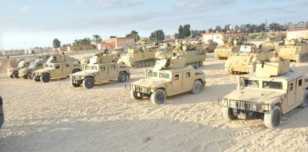 الجيش: القبض على 12 "تكفيريا" وسط سيناء