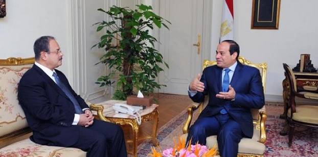 التلفزيون المصري: السيسي يلتقي وزير الداخلية في شرم الشيخ
