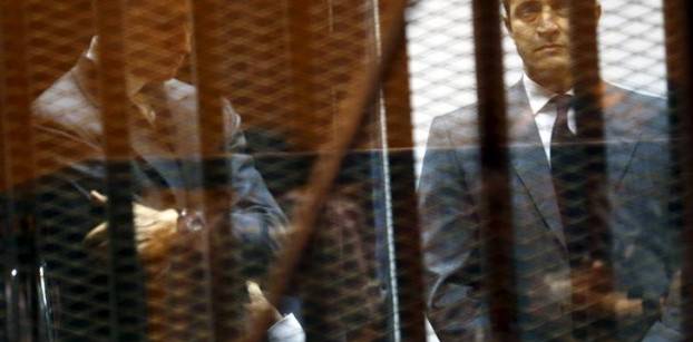 تأجيل محاكمة علاء وجمال مبارك في "التلاعب بالبورصة" لسماع المرافعات