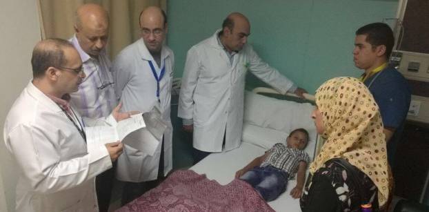 الصحة: شقيق الطفل المهاجر لإيطاليا ليس مريضاً بالسرطان