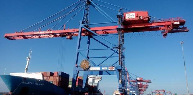 تباطؤ التجارة يهبط بأرباح "قناة السويس لتداول الحاويات" 60% خلال 2016