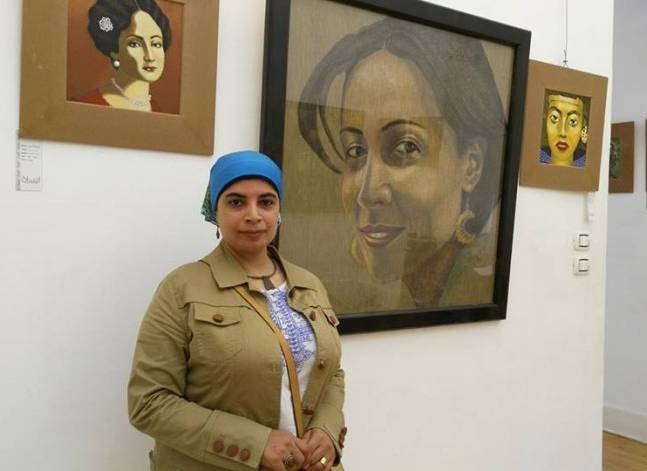 من الاحتفاء إلى الاضطهاد.. معرض لوحات يصور المرأة في مختلف عصورها
