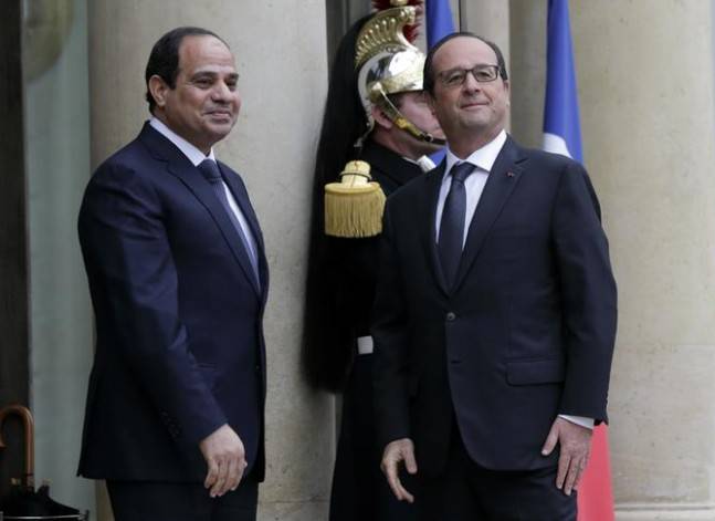 السيسي يتفق مع نظيره الفرنسي على التعاون لكشف ملابسات اختفاء الطائرة المصرية
