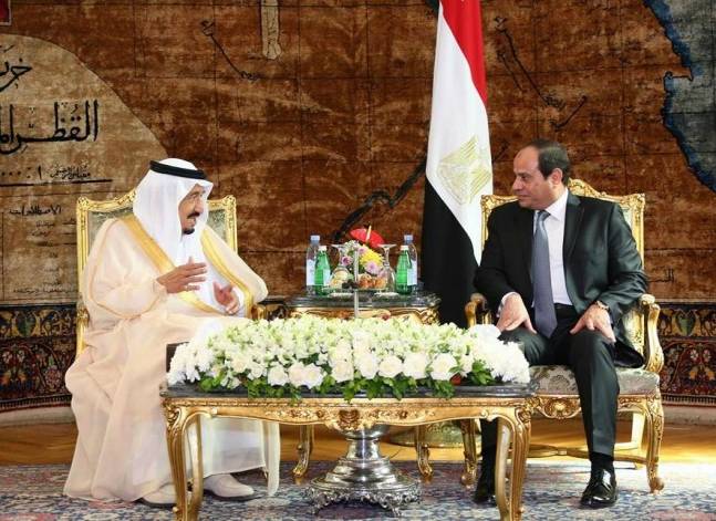 مجلس الوزراء: جزيرتا صنافير وتيران تقعان في المياه الإقليمية السعودية