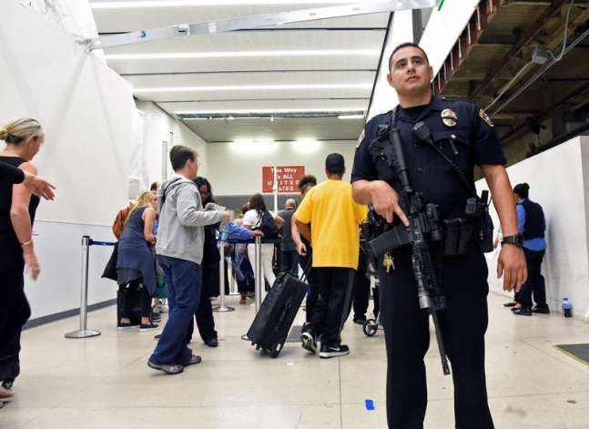 كيف يمكن أن يجندك الأمن الأمريكي في المطارات؟