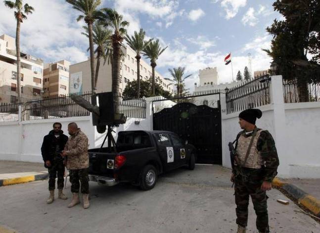 التلفزيون: وصول 23 مصريا كانوا مختطفين في ليبيا إلى معبر السلوم
