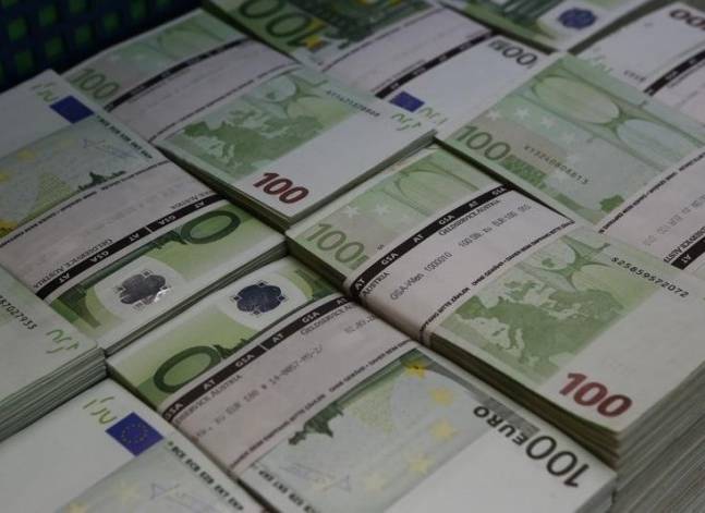 3 بنوك تطرح شهادة "بلادي" باليورو بعائد يصل إلى 3.5%