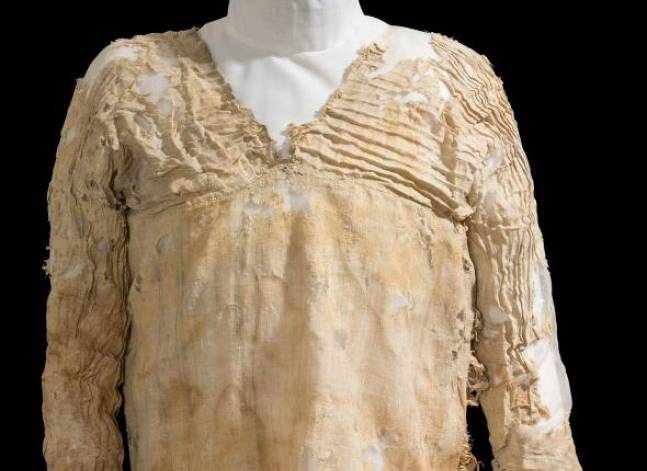 بالصور- أقدم فستان في العالم مصري