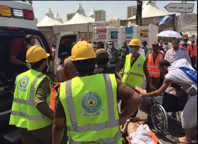إصابة 17 معتمرا مصريا في حادث سير بالسعودية
