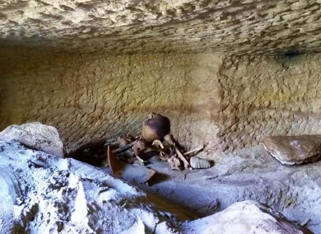 بالصور.. الآثار: اكتشاف 12 مقبرة بمنطقة جبل السلسلة بأسوان