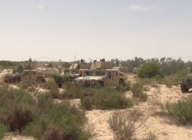الجيش: مقتل 16 "إرهابيا" وتفكيك 24 عبوة ناسفة في سيناء
