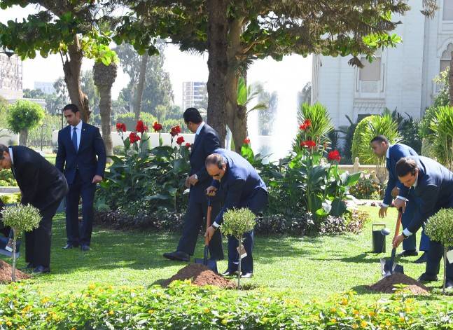 زعماء مصر واليونان وقبرص يقرون "إعلان القاهرة" ويغرسون أشجار الزيتون بالاتحادية