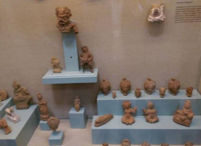 وزارة الآثار: مصر تسترد قطعتين أثريتين من بريطانيا
