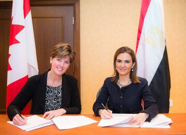 مصر توقع على 3 اتفاقيات منح مع كندا بنحو 30 مليون دولار