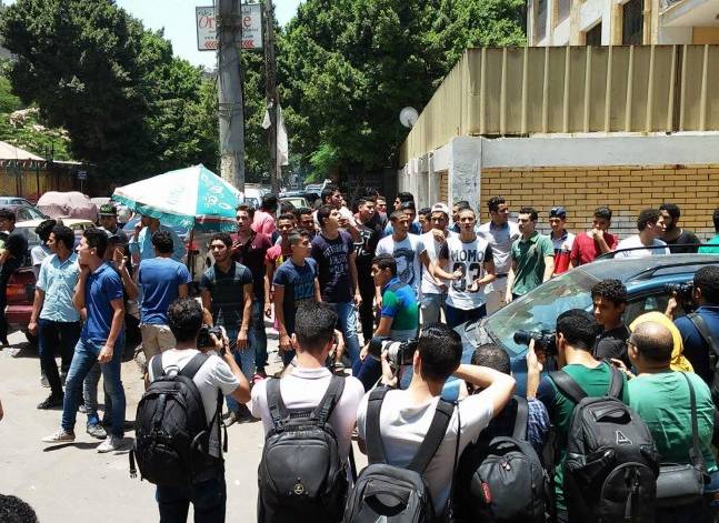 الأمن يفرق تظاهرة محدودة لطلاب الثانوية العامة بوسط القاهرة