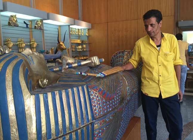 معرض نُسخ الآثار المصرية.. حرفية عالية و "أسعار غالية"