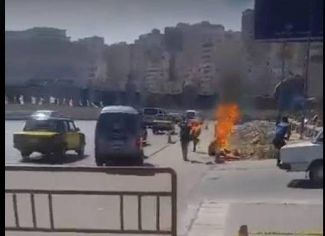 مواطن يشعل النار في نفسه بالإسكندرية..وشقيقه: السبب اتهامه بالسرقة