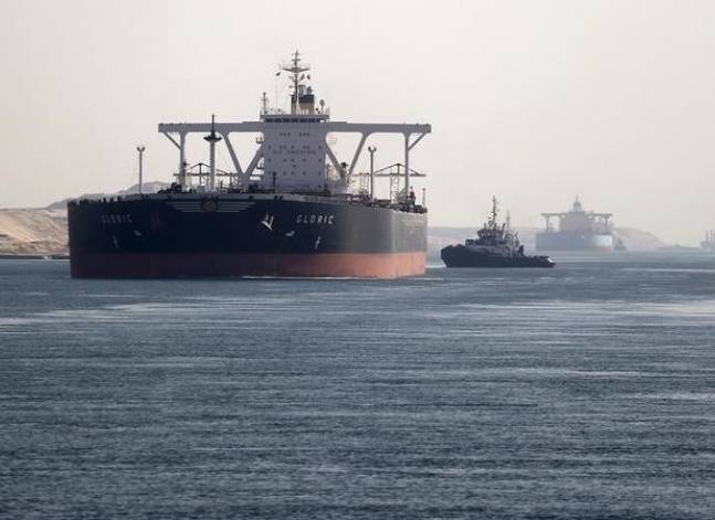 صحيفة: 3 شركات عالمية تتنافس على خدمات تموين السفن بقناة السويس