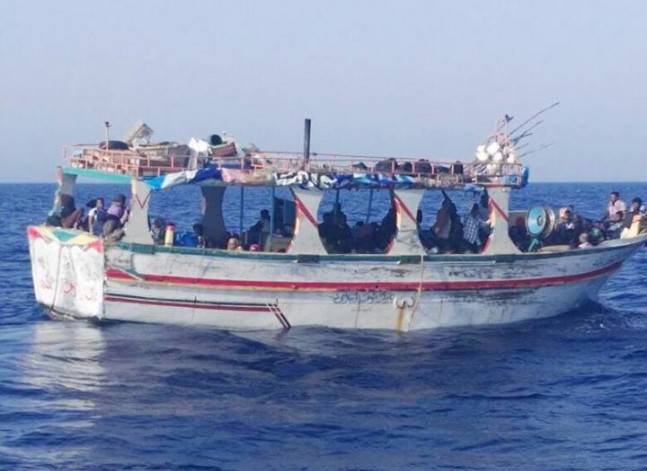 غرق مركب يقل 600 مهاجر غير شرعي قبالة كفر الشيخ وانتشال 29 جثة