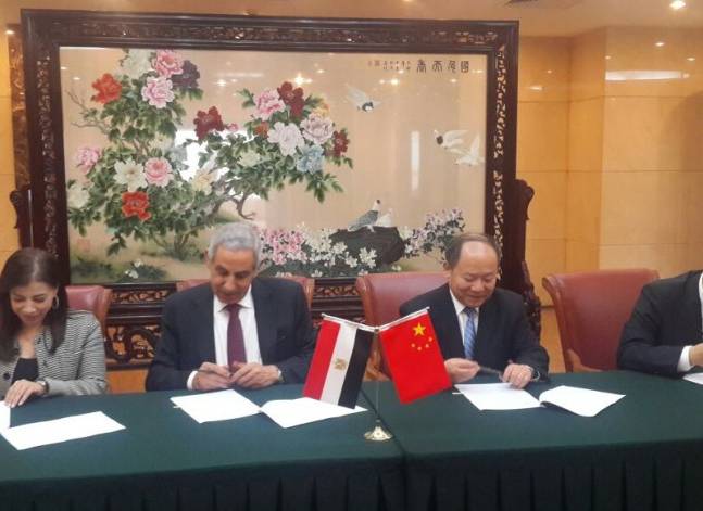 مصر توقع اتفاقا مع الصين لتنفيذ 18 مشروعا في الكهرباء والصناعة والنقل