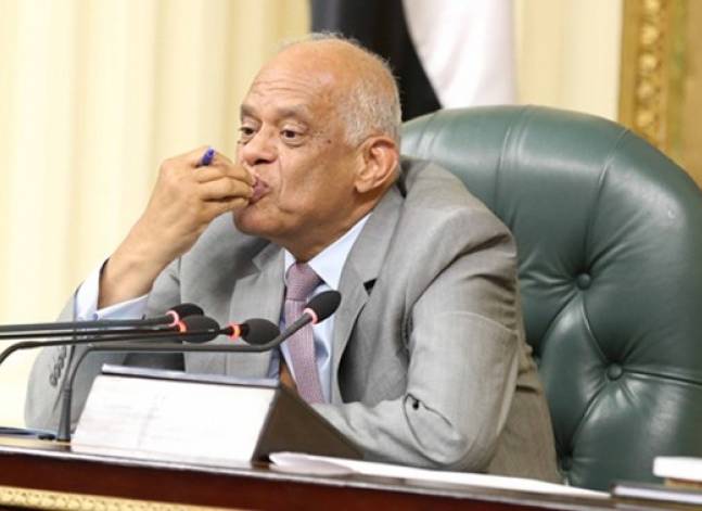 "النواب" يتقدم ببلاغ للنائب العام ضد إبراهيم عيسى بتهمة "إهانة" البرلمان