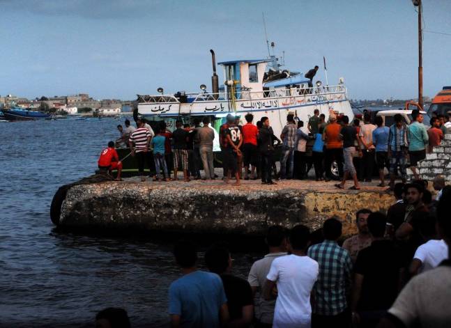 مصدر طبي: انتشال 38 جثة لمهاجرين غير شرعيين إثر غرق مركب بالبحيرة