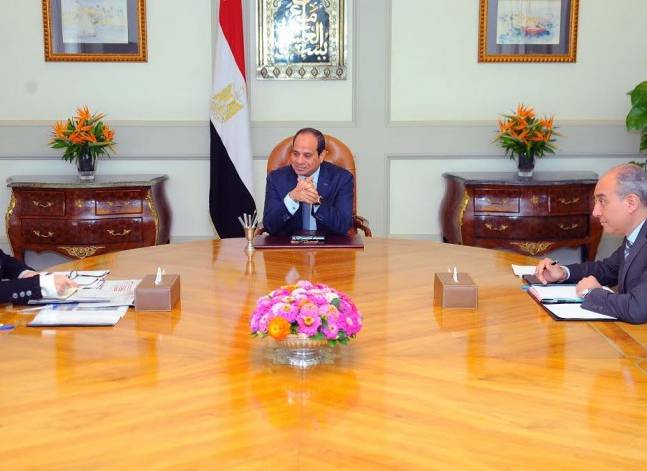 السيسي يطالب بتسريع وتيرة العمل لتحقيق التنمية الشاملة لأهالي سيناء
