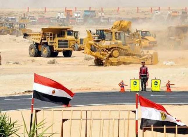 مقتل 3 عمال في طريق السويس-القاهرة إثر سقوط أحجار عليهم