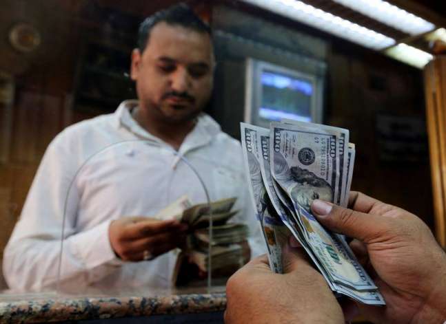 الدولار يستقر عند 15.75 جنيه في بنكي الأهلي ومصر خلال تعاملات اليوم