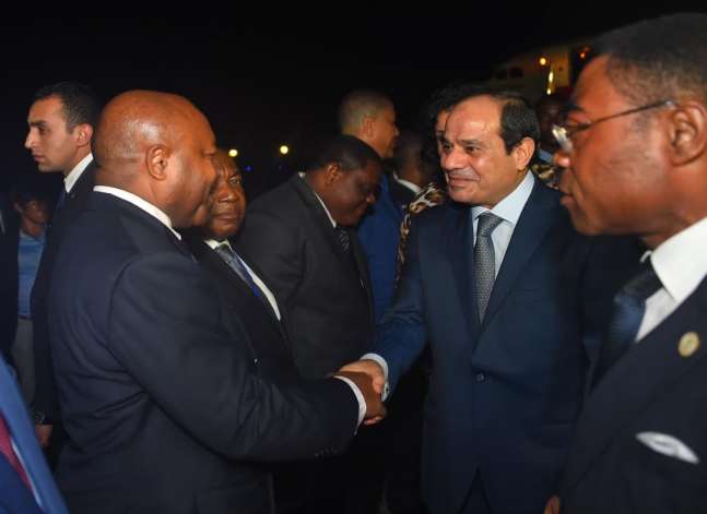 السيسي يصل إلى غينيا الاستوائية لحضور القمة العربية الأفريقية
