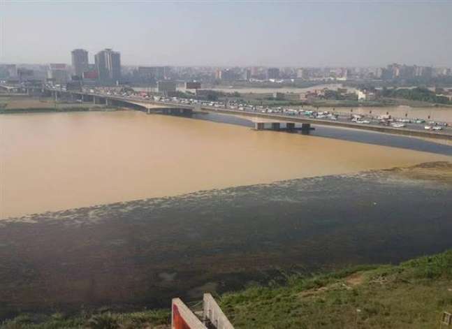 "الري": عكارة مياه النيل ناتجة عن تدفق الطمي جراء السيول وستزول قريبا