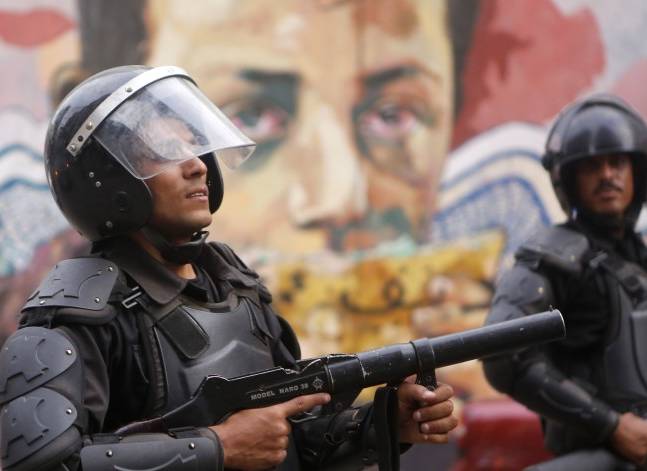 مصدر أمني وشهود: الأمن يفرق مسيرتين لمحتجين بالجيزة ومصطفى محمود