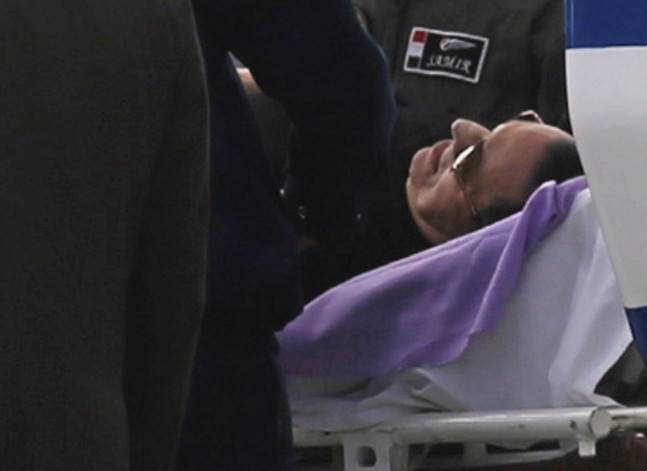 حكم نهائي ببراءة مبارك من تهم الاشتراك في قتل متظاهرين
