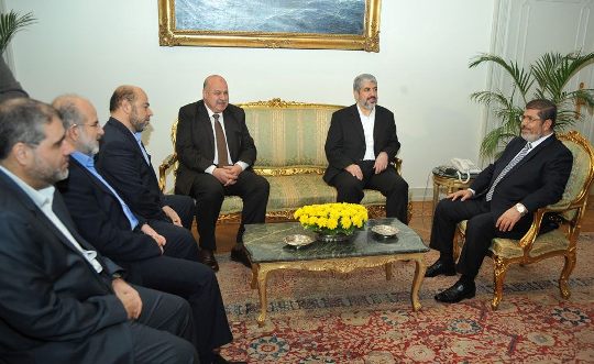 حماس تنسحب من مؤتمر القومية العربية بعد إهانة الرئيس مرسى