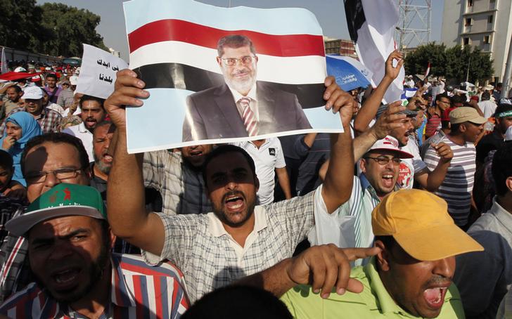 في اعتصام مؤيدي مرسي.. وجوه تظهر جرأة وتبطن خوفا 