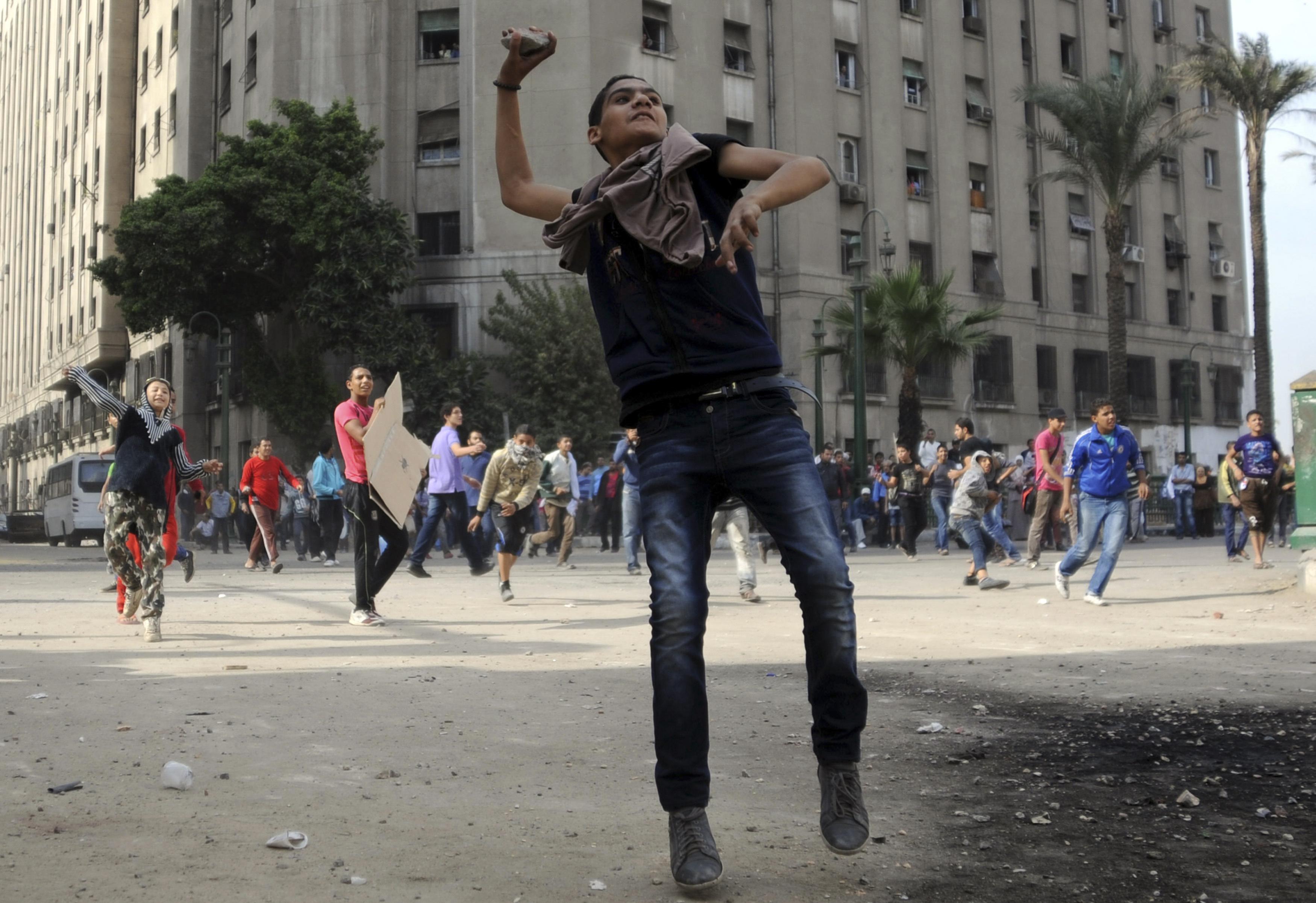 «الإخوان» وحزبها: ما يحدث في محمد محمود فوضى مخططة 