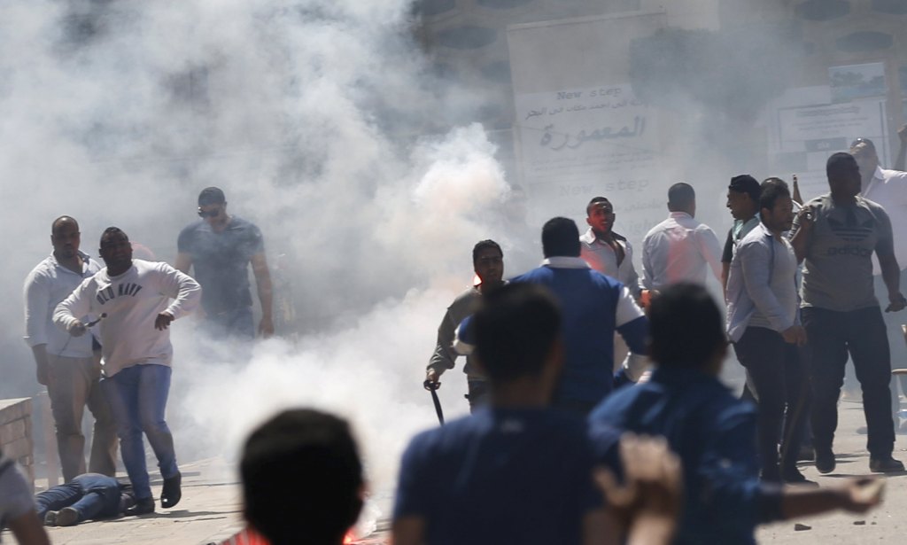 وكالة: ضبط 13 طالبا إخوانيا بينهم نجل محمود غزلان بتهمة إثارة الشغب بجامعة القاهرة