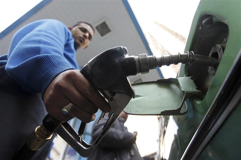 محدث- مصر تسعى لضبط استهلاك الوقود ومكافحة التهريب تفاديا لأزمة