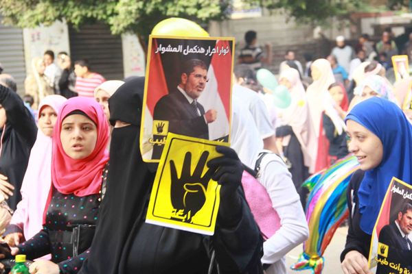 مسيرات مسائية محدودة لمؤيدى المعزول تعطل المرور فى مناطق متفرقة بالقاهرة
