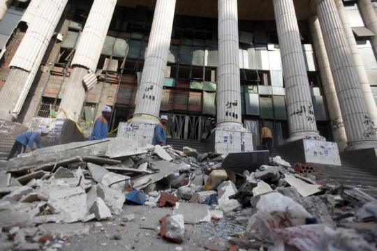انفجار قنبلة يهشم سيارة وواجهات الشهر العقارى الملاصق لمحكمة مصر الجديدة وإبطال مفعول أخرى