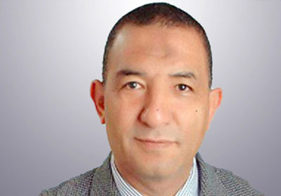 محافظ سوهاج يستقيل من منصبه بعد حصار متظاهرين لديوان المحافظة