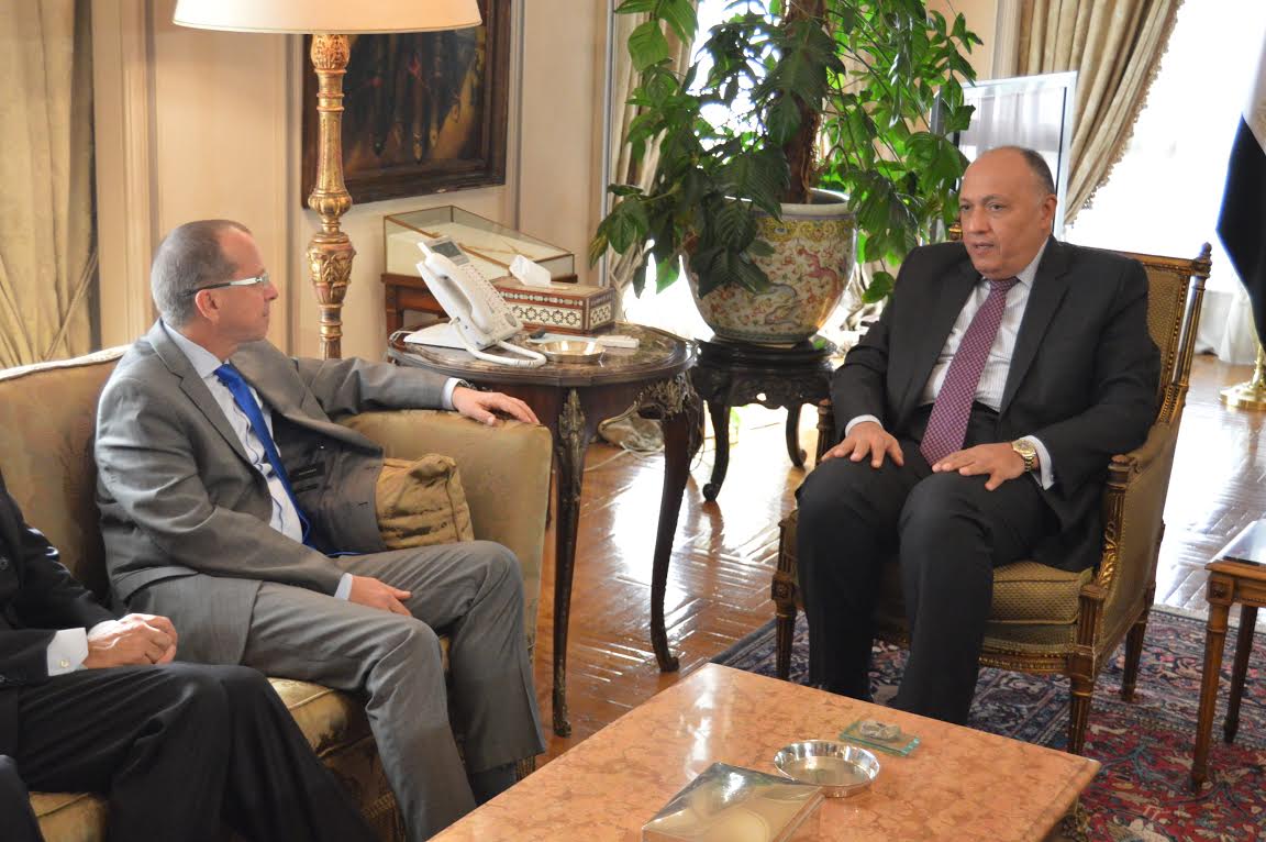 شكري يؤكد دعم مصر الكامل لجهود المبعوث الدولي الجديد إلى ليبيا