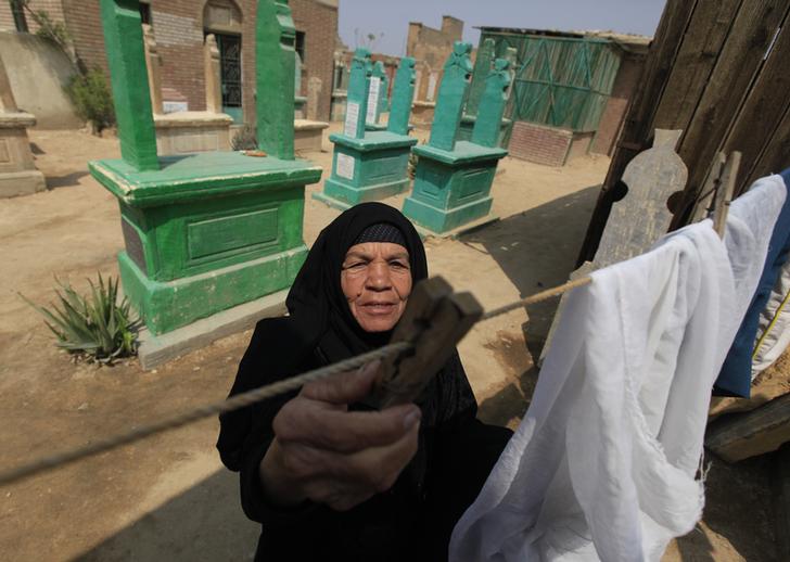 وزارة الإسكان تطرح 8 آلاف مقبرة بنظام القرعة العلنية في مدينتي 6 أكتوبر والقاهرة الجديدة