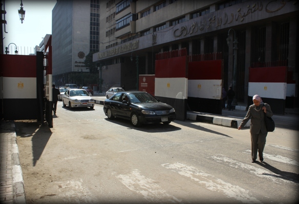 حظر انتظار السيارات بشارع القصر العيني بالقاهرة اعتبارا من السبت المقبل