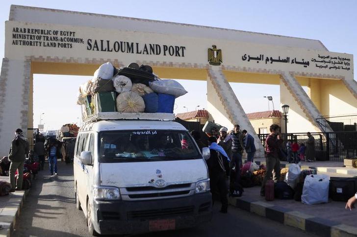 محافظ مطروح: الشاحنات المصرية تدخل ليبيا مجددا بداية الأسبوع المقبل بكروت خاصة